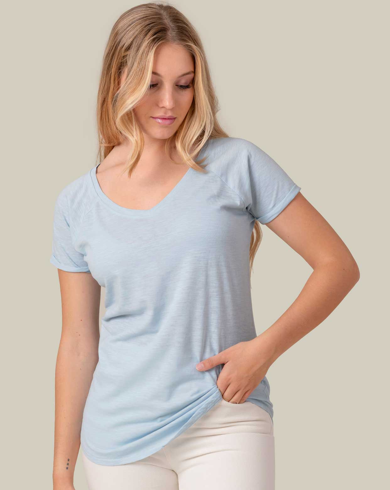 camiseta mujer cuello de pico slub jhk