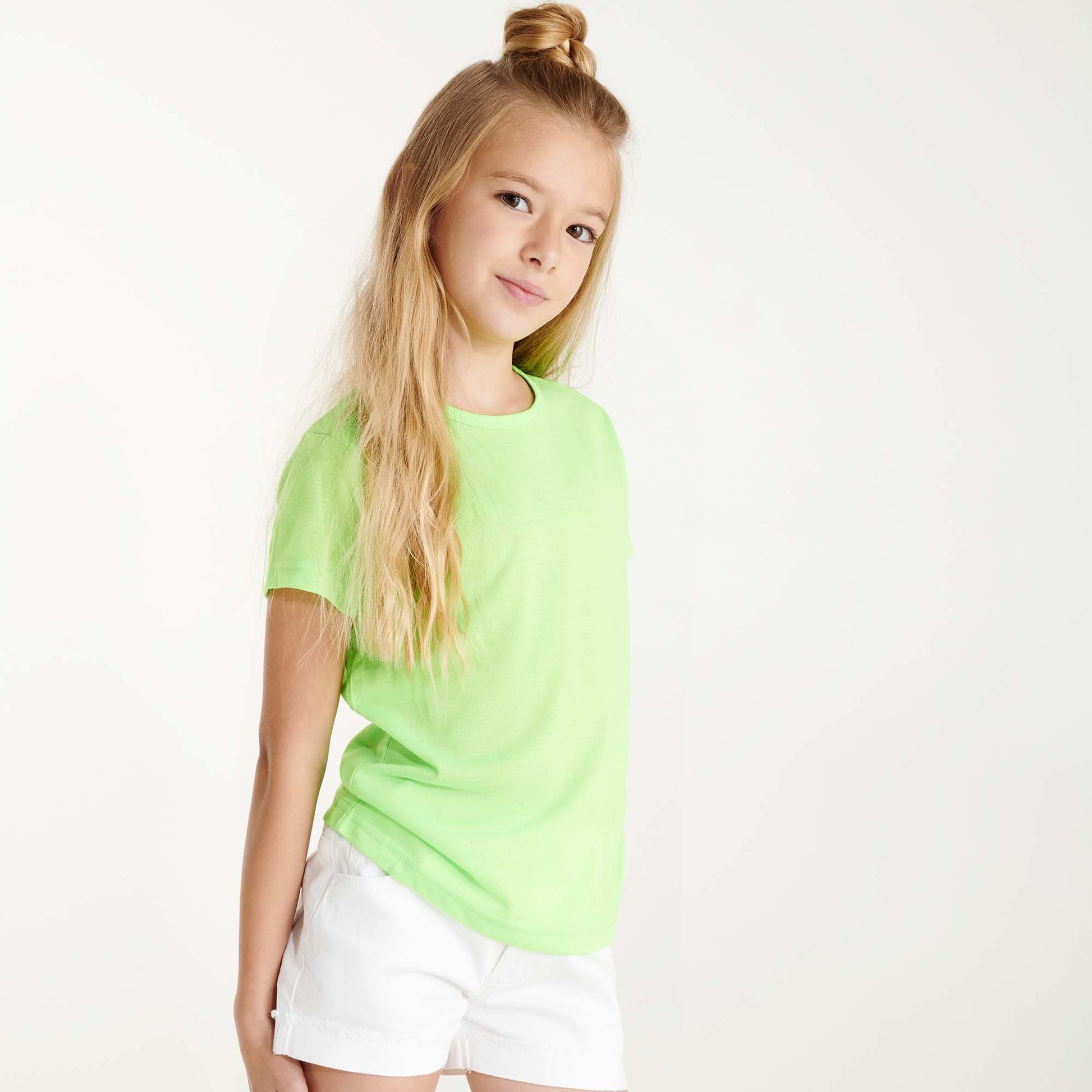 CAMISETA BÁSICA FLÚOR NIÑA/O AKITA KIDS ROLY - mr-personaliza